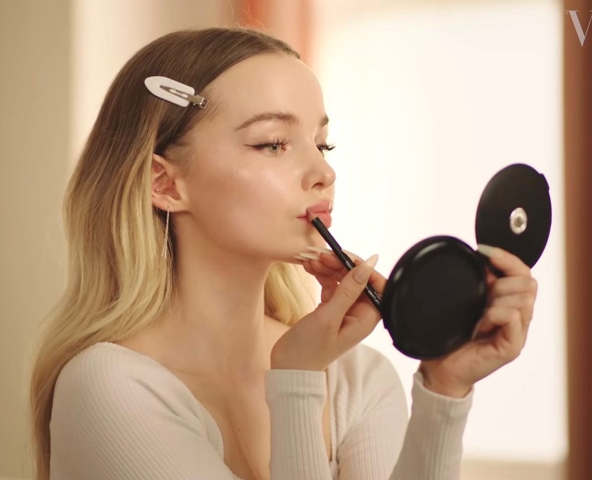 DOVEARCHlVE's tweet photo. dove cameron’s beauty. https://t.co/eF4Se1rWhX