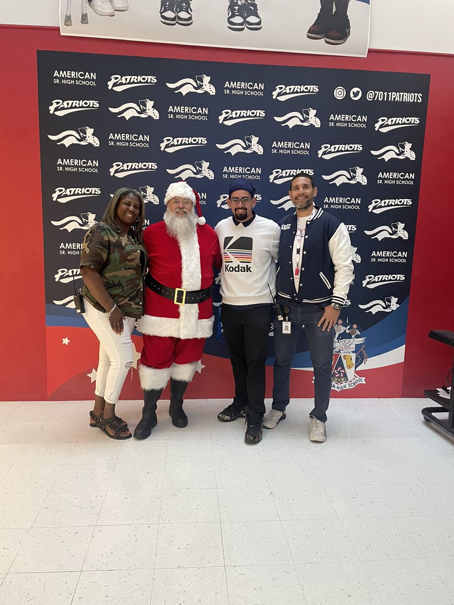 Today, we delivered toys to <a href="/edisonparkk8/">Edison Park K-8 Cnt.</a> <a href="/PoincianaPark/">Poinciana Park</a> <a href="/RainbowParkElem/">Rainbow Park Elem</a> <a href="/CarolCityElem/">Carol City Elem</a>

Thank you to all of our donors <a href="/OfficialBookDGF/">DGF</a> <a href="/TeamDFlores/">Damian Flores</a> Emerald Lodge 457 and many more. Lets not forget our Santa <a href="/aconcepcion5/">Alberto Concepcion</a> 🎅🏻🎄

#EduFloInc #ToysForTots #Christmas