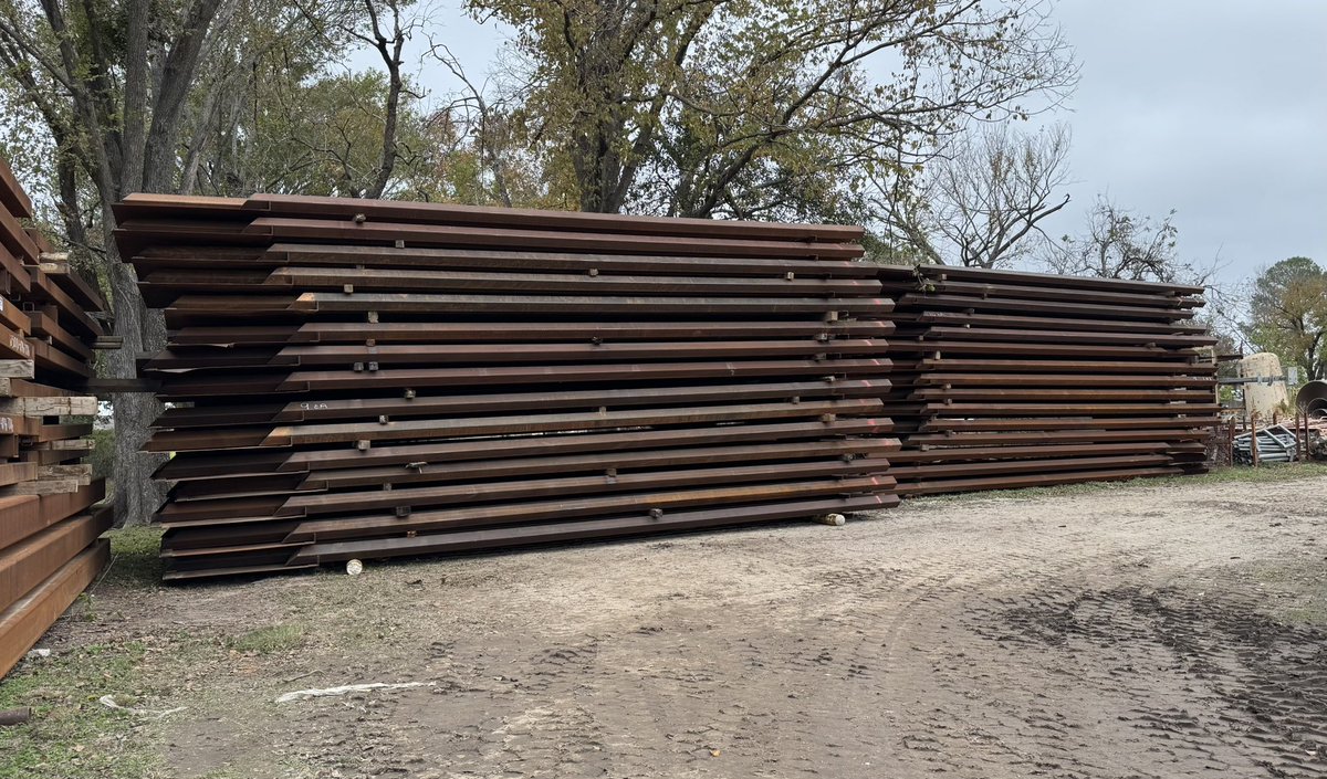 ThunderRoadSho's tweet photo. @DanPatrick @GovAbbott @TFCtx Dan Patrick all of the wall has slight surface rust and the wall we bought had NO concrete in it. It would be too expensive to ship if it was full of concrete. I’ll sell you what we bought. #comegetit #Trumpswall #borderwall https://t.co/pS8ab8W15X