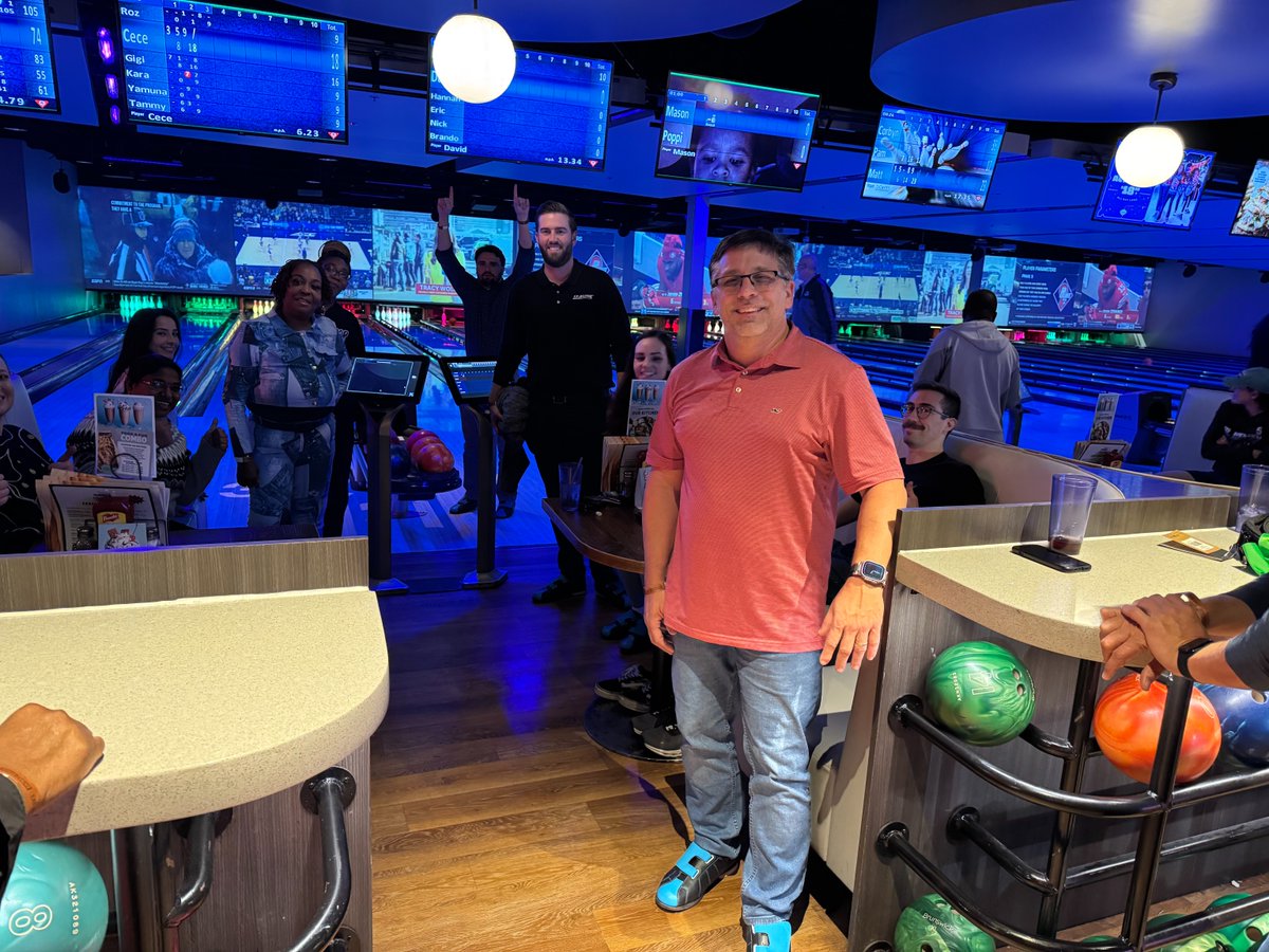 SyKloneInt's tweet photo. Holiday Spirit at Sy-Klone 🍕🥗🎄

Yesterday the Sy-Klone team got together for a fun-filled afternoon of games, food, and prizes. It was a great time hanging out and enjoying each others company. Congrats to all who won prizes from the raffle 🎁

#SyKlone #HolidaySpirit #Team https://t.co/NiMQsxL23C