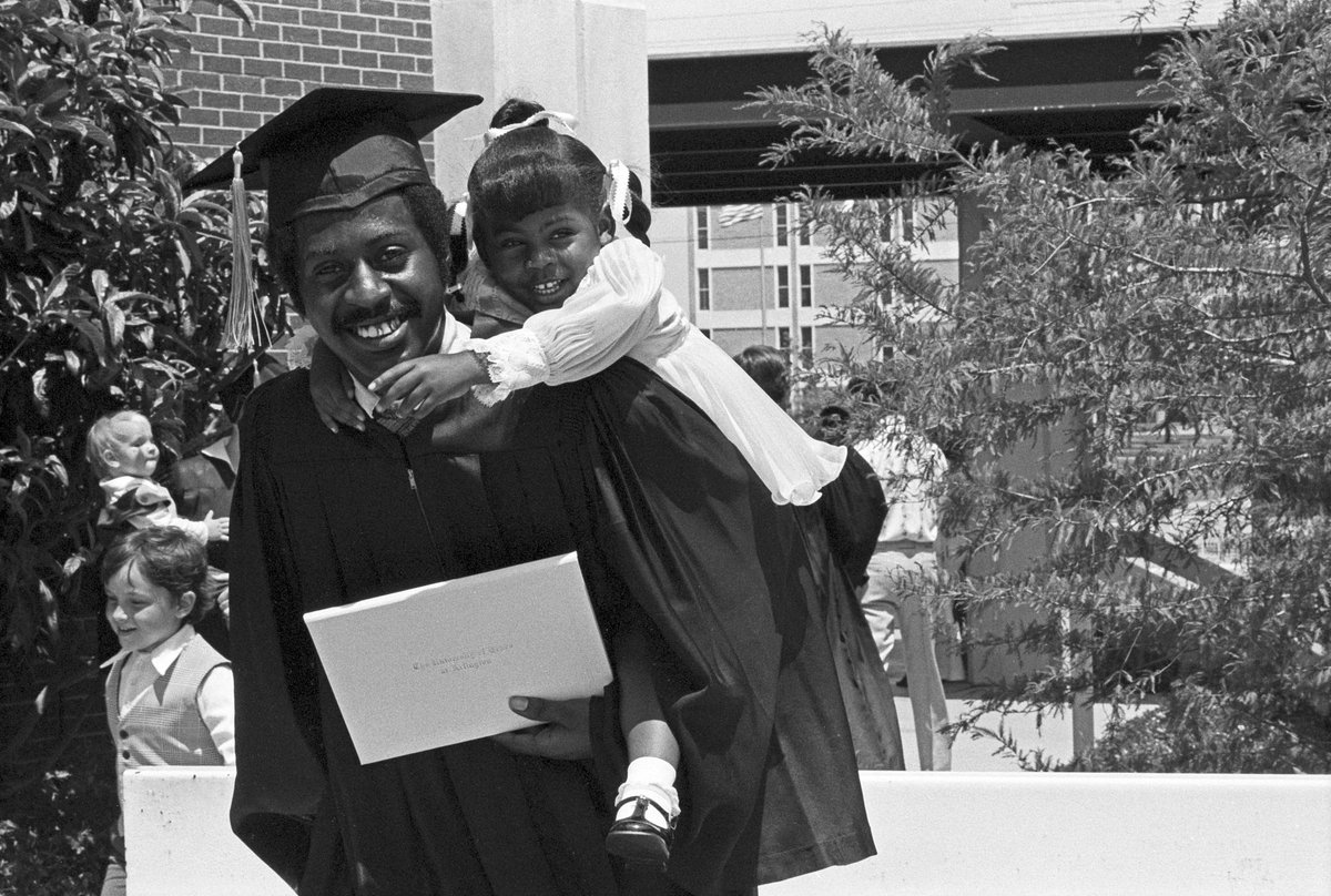 Congratulations to all of the Fall 2024 <a href="/UTArlington/">The University of Texas at Arlington</a> graduates! 🎓🎉 Pictured here are scenes from graduations in the 1970s from our UTA News Service Photograph Collection!

[See more: library.uta.edu/digitalgallery…]