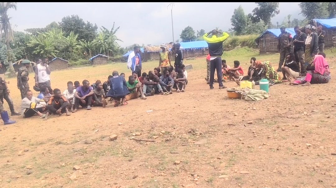 RomulusNzalumbo's tweet photo. Beni : 52 personnes interpellées,une quantité de chanvre,deux lances et des effets militaires saisis par les services de sécurité lors d’un bouclage  Vendredi 13 décembre 2024 à Mutwanga.Cette opération,visait à démanteler des réseaux criminels présumés opérant dans la région. https://t.co/PG8rSGuZZ6