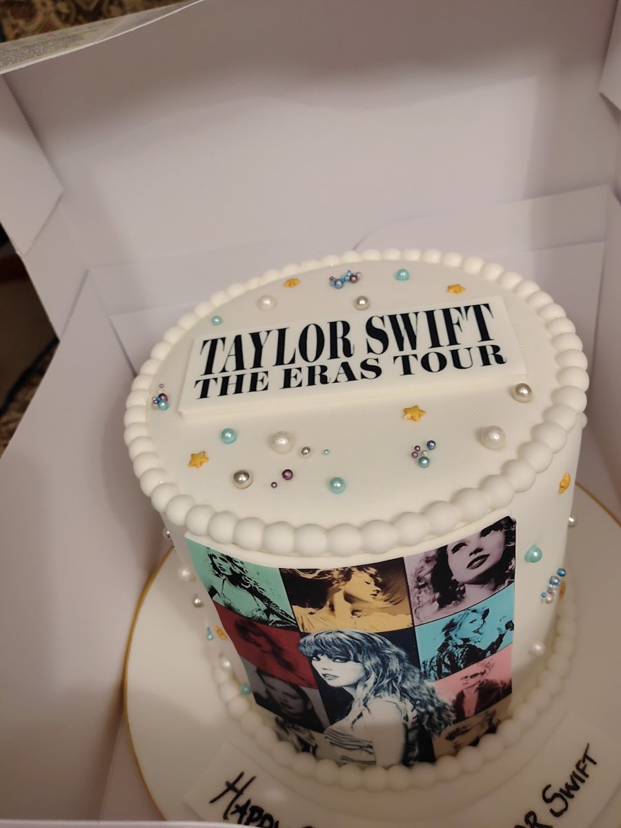 Grahamosborne20's tweet photo. Hey Swifties, we all know what today is and Our Hero turns 35 and here is a Birthday Cake fit for Our Queen of Music. Happy Birthday Taylor Swift. xx https://t.co/lnqKe8rD1H