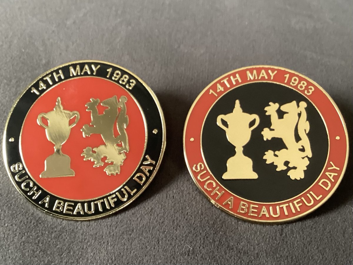 FBadgeman's tweet image. Great Stocking Fillers! Available to purchase with confidence from Etsy ksdbadges.etsy.com #DundeeUnited #Scottishfootball #Tannadice #Football #Pinbadge
