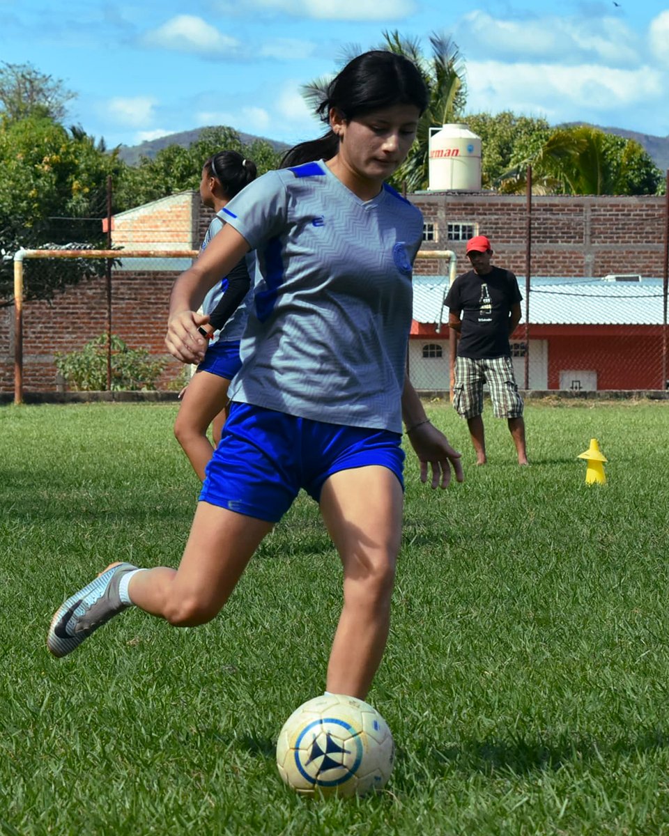 ADIMetapanFsv's tweet photo. Semana concluida. 💪🏼Ⓜ️
Estamos más que listas, para nuestro partido de vuelta. 😤💙
#Proyecto1 #ADIMetapán https://t.co/g6Fe5AWx7J
