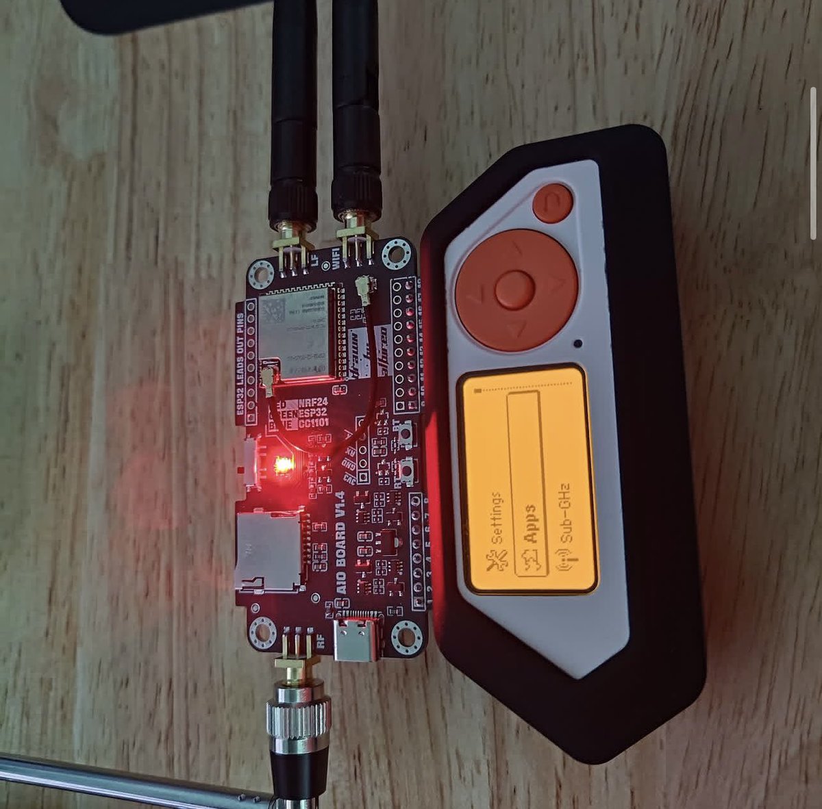 Codecrackcyber's tweet image. Got a 3 in 1 board for flipper zero