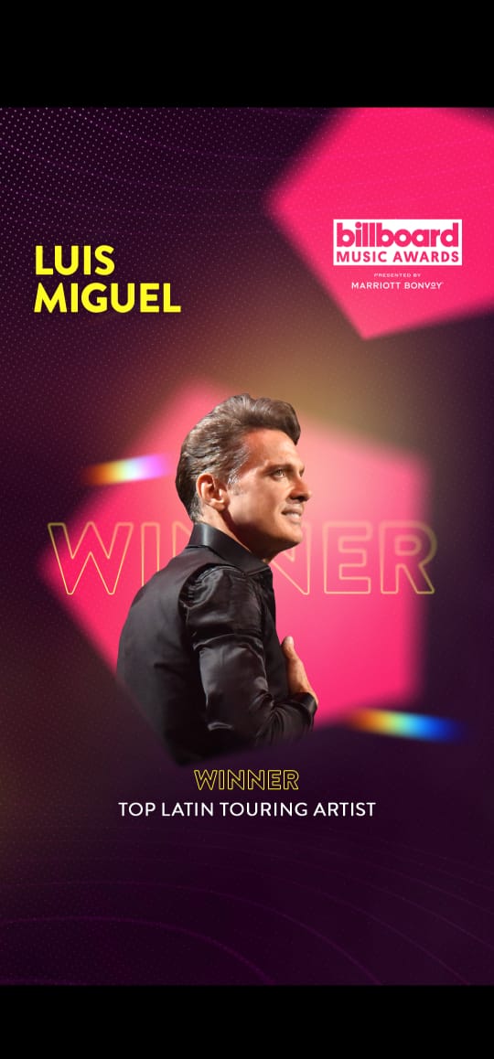 FCMickyunSol84's tweet photo. Siempre triunfador, siempre el mejor, siempre batiendo records. Estamos orgullosas de nuestro sol 🌹🇨🇱😍 @LMXLM
#MickyUnSol #ElRey #ElSol #Incondicionales #LuisMiguel #LuisMiguelTour2024 #FCMickyUnSol84 #LuisMiguelBand #LuisMiguelEnVivo 🇨🇱🌸🌷🌺💪 https://t.co/Q729UW1nDb