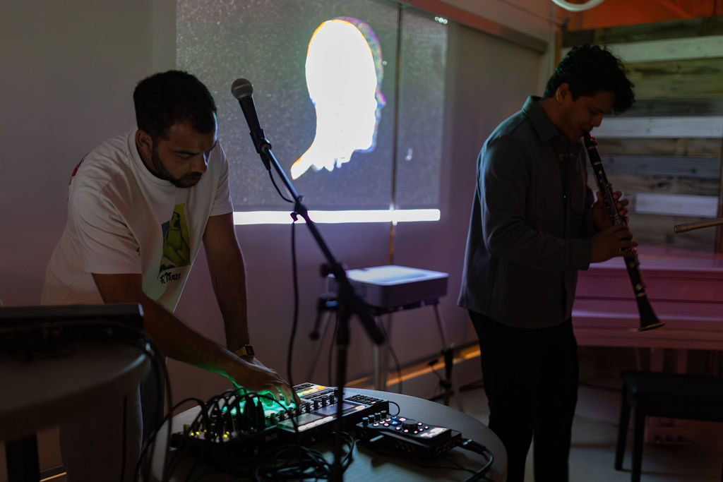 concordmusicpub's tweet photo. @absentchronicles presented his latest audiovisual installation during #artbaselmiami. The eclectic live set featured 10 new tracks with visuals.

He blended visuals, vocals, and synths  – and trumpet from recent CMP signee @tatomarenco.

Drinks by @house_of_motor! https://t.co/NiEG0BNAKS