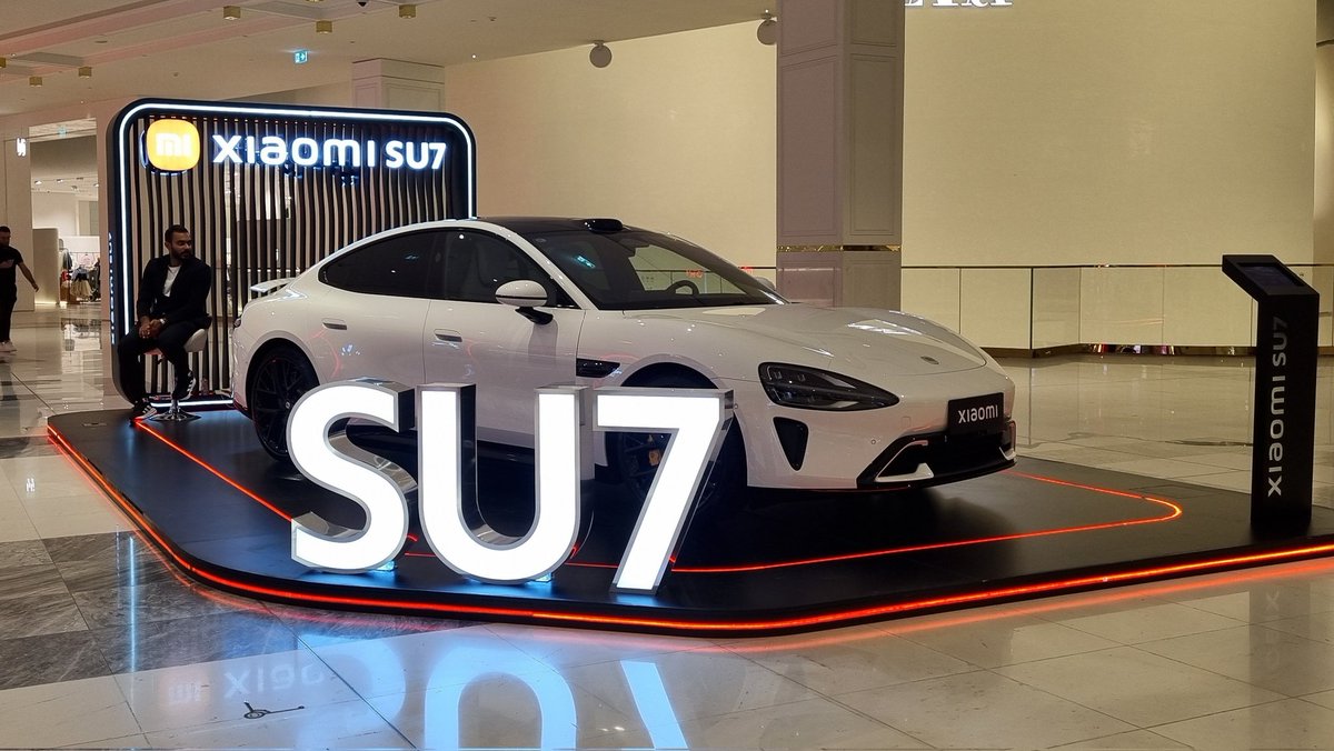 Roshen27's tweet photo. Xiaomi making a bold move .. Tesla and BYD watch out .. https://t.co/usvPVRTegY