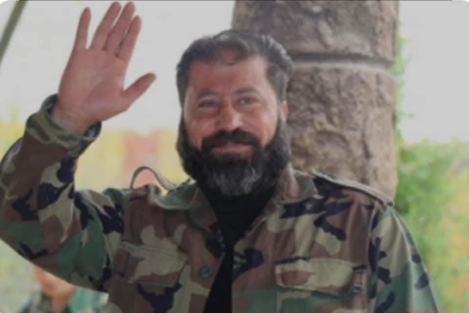 العميل الأيراني 
ماهر عجيب الملقب ابو عجيب الاصل من حلب الزهراء قائد الوية ابو الفضل العباس الفرع السوري حاليآ بالسيدة زينب ورا المقام ⁦⁩
مكان التواجد في محيط مقام السيدة زينب