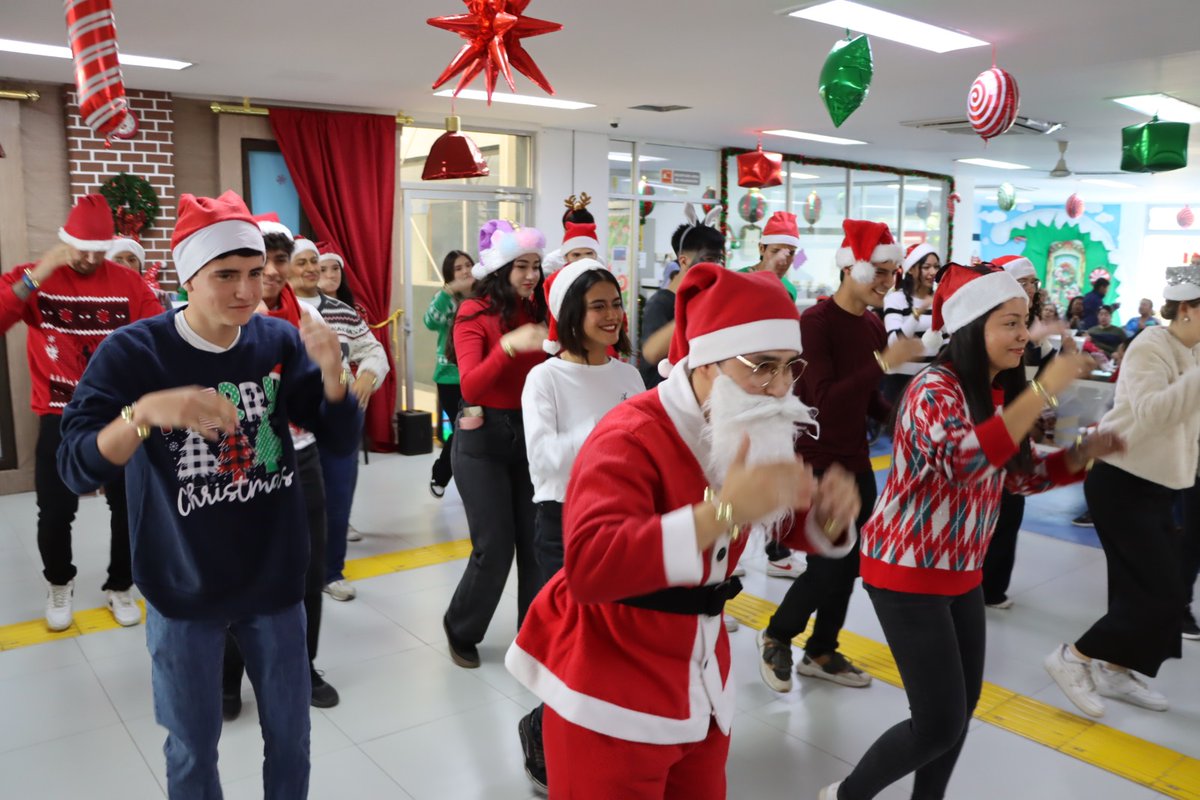 GobBCS's tweet image. 🎄🎁✨#Entérate I En el marco de las celebraciones decembrinas, se realizó un emotivo festejo para  las niñas y niños usuarios del Centro de Rehabilitación y Educación Especial  #CREE.