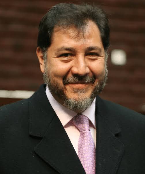 mannyboyteddy's tweet photo. Se viene otro escándalo de grandes dimensiones para el movimiento , por los dined   y diretes altaneros de la presirvienta, en contra del presidente trun . El nefasto compañero presidente del senado , @fernandeznorona , está grabado recibiendo dinero de un operador del cartel de Jalisco para la campaña presidencial. Es el fin de este parásito  del PT , ya se va Alv a petición de trun. Pronto va a caer este HDP  .