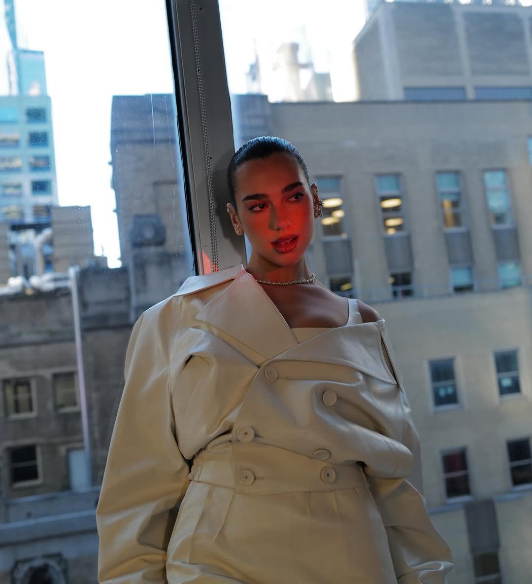 DUA LIPA tweet media