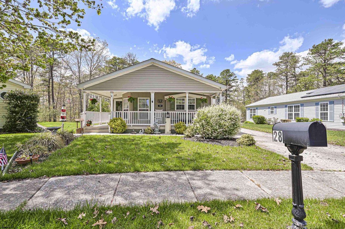 Mpate7333's tweet photo. New Listing Price: $217,000
28 Knollwood Dr, Mays Landing, NJ 08330 is a fantastic property with 2 bedrooms and 2.0 bathrooms.
See more here: https://t.co/n7CwYWlhHC https://t.co/QqwpbQDPdh