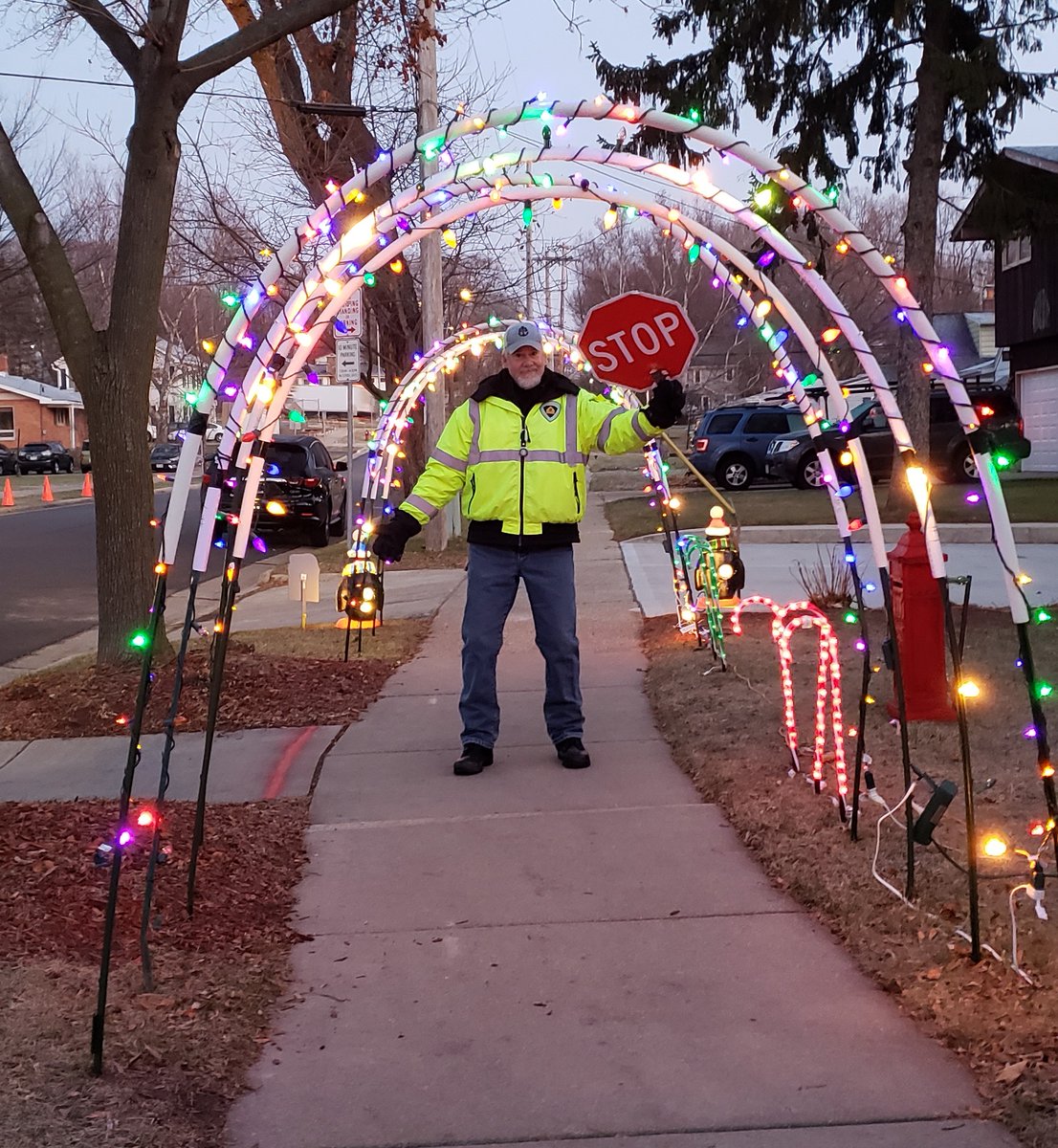 MadWIParking's tweet photo. We'd like to thank our wonderful crossing guards who — even on the coldest days — are still out there helping our children safely cross the street.
#CrossingGuards #SafeMadison #SafeStreets https://t.co/CoTeFnhDIm
