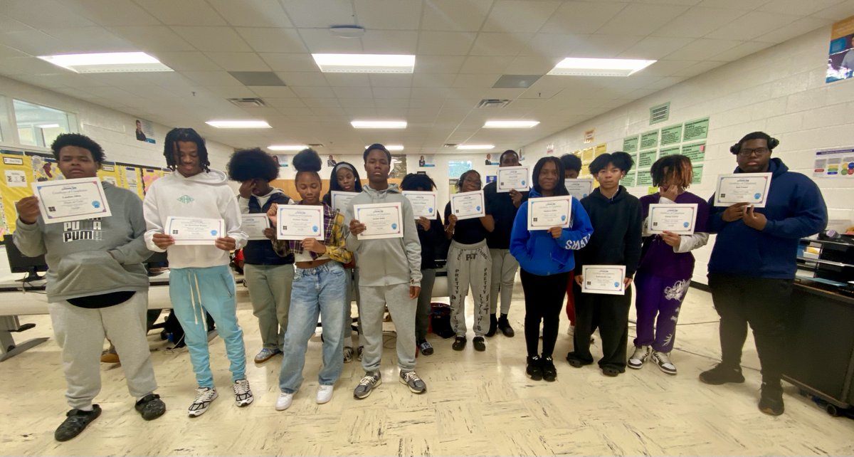 MaxineMarshEdS's tweet photo. As part of the celebrations for Computer Science Education Week, students actively engaged in the Hour of Code event. Congratulations!!  #StillWinning #WarhawkPRIDE @PrincipalBGame @ENunnallyEdu  @MHS_WarHawks https://t.co/3wpjVsiptb