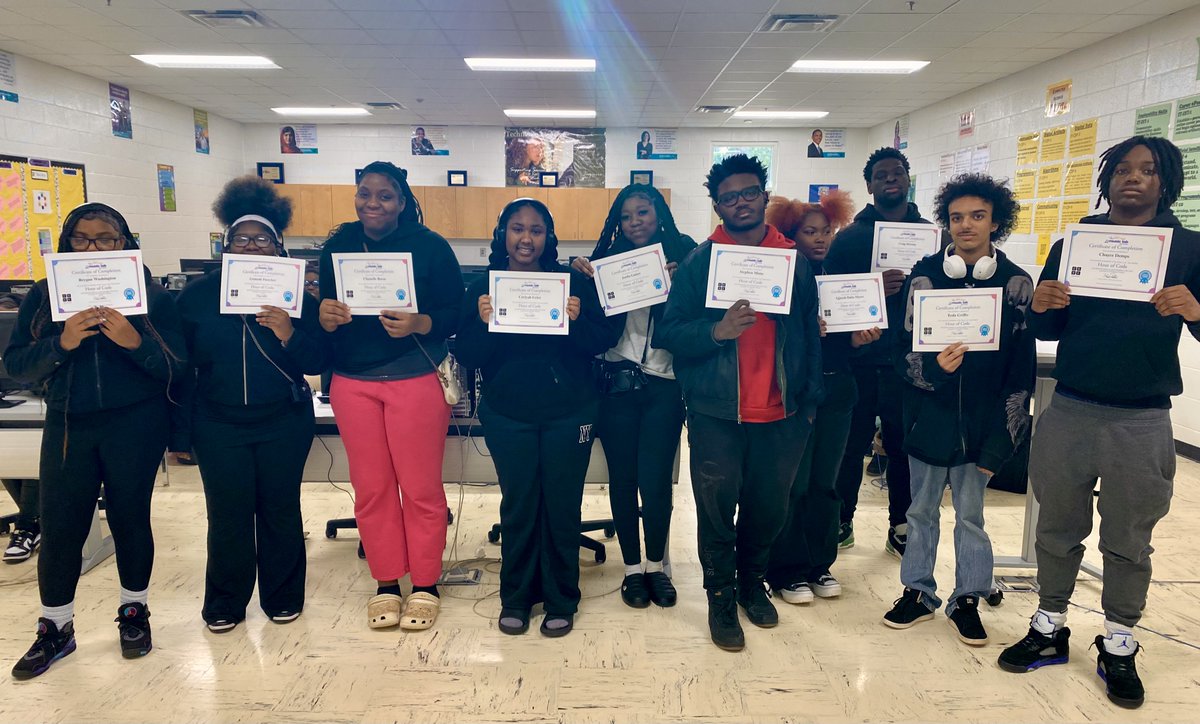 MaxineMarshEdS's tweet photo. As part of the celebrations for Computer Science Education Week, students actively engaged in the Hour of Code event. Congratulations!!  #StillWinning #WarhawkPRIDE @PrincipalBGame @ENunnallyEdu  @MHS_WarHawks https://t.co/3wpjVsiptb