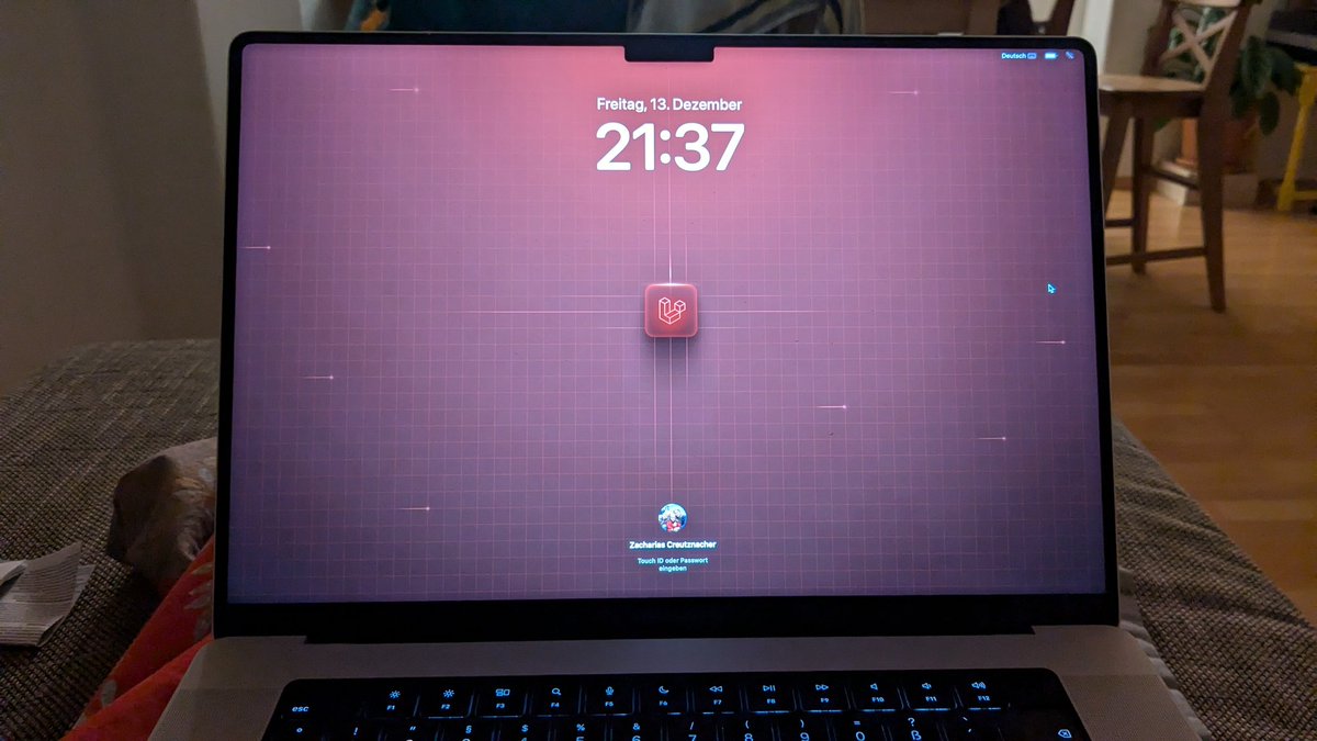 Desktop of real <a href="/laravelphp/">Laravel</a> patriots 👌🤘