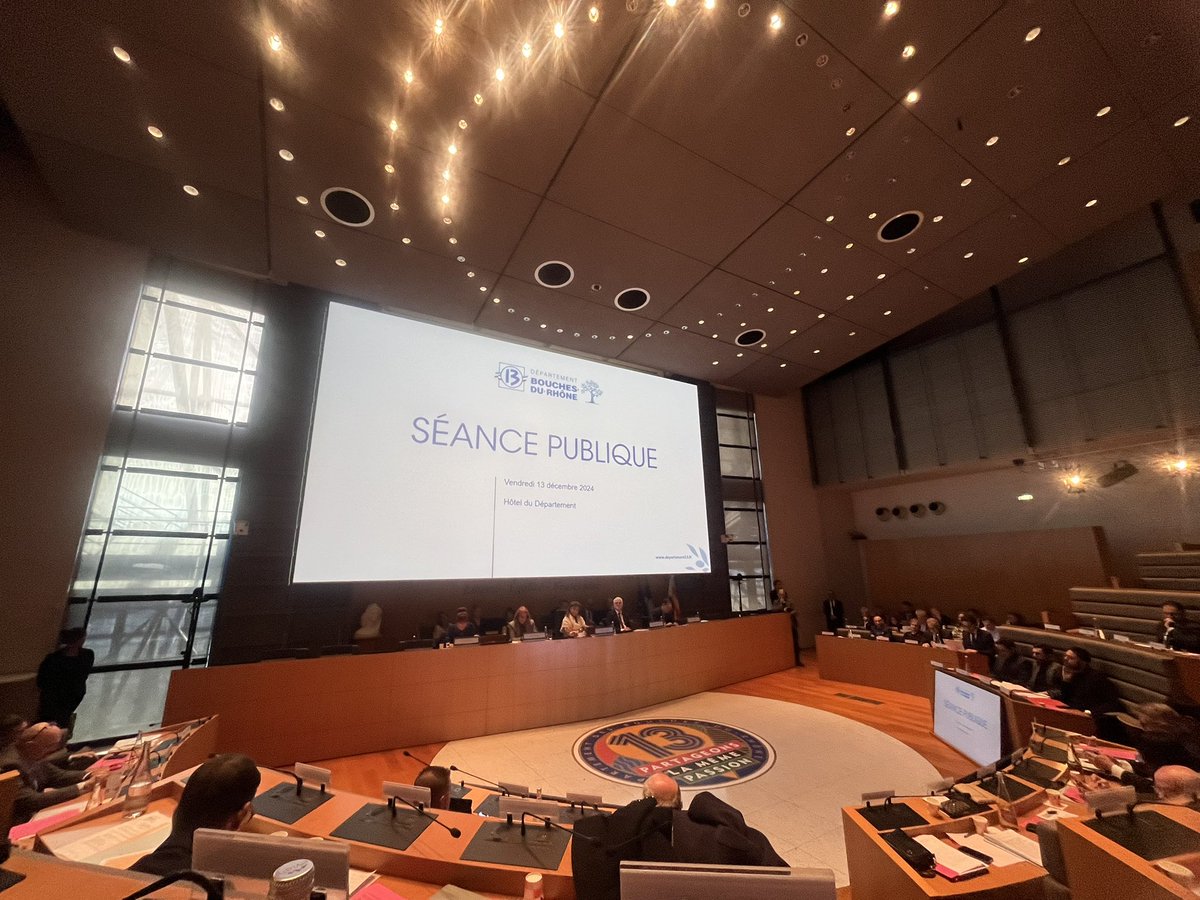 Après l’assemblée plénière et la commission permanente du CD13,  j’étais ce soir au lancement du 33ème concours de crèches organisé par le ROUDELET FELIBREN!
Un grand bravo aux participants et merci aux bénévoles qui se mobilisent pour faire vivre nos traditions provençales !