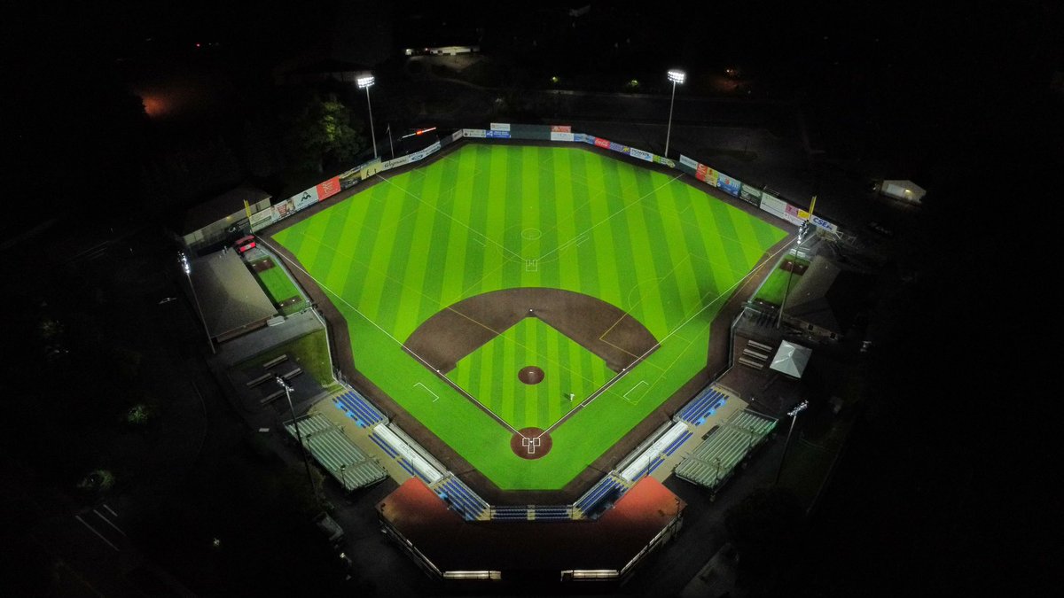 CoachRiz_'s tweet photo. 🚨TRANSFER🚨

Cayuga CC has a roster opening for one transfer arm at the break. Will only fill if it’s the right fit. 

DM’s open
Email: Baseball@cayuga-cc.edu https://t.co/6zjaXeXHU5