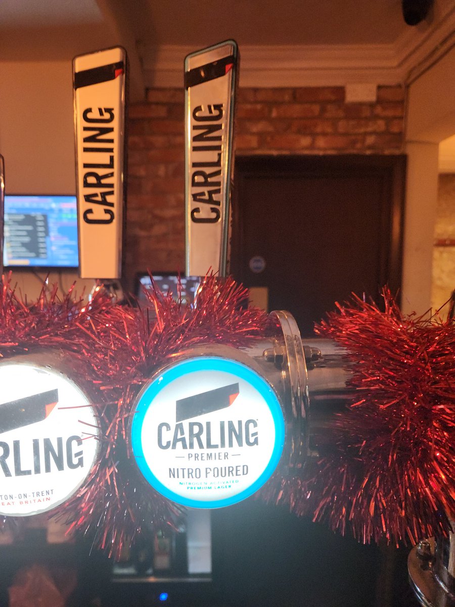 JohnnyBassoon's tweet photo. Never thought I'd say it, but Carling have made a very good pint https://t.co/YD4GvPHaKH