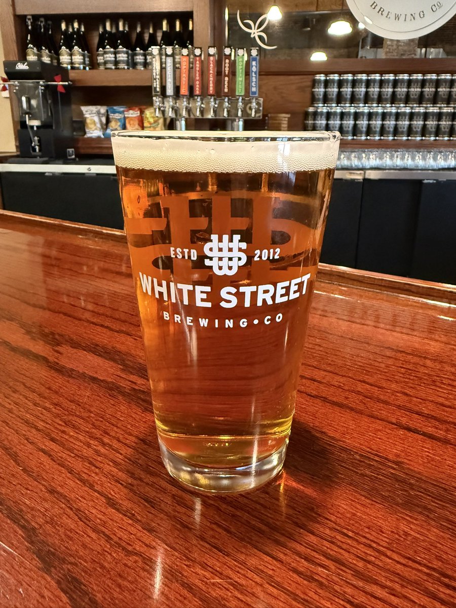NCLibations's tweet photo. Always a great time stopping by @WhiteStreetBrew to start off the weekend. https://t.co/Er5mDjAH8P