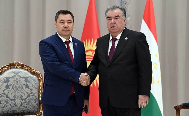 Kırgızistan ve Tacikistan ihtilaflı bölgeleri eşit olarak paylaştı; sınır sorunu ortadan kalktı. 

Kırgız medyası, Kırgızistan ve Tacikistan'ın sınırların belirlenme sürecinin tamamen halledildiğini bildirdi.

Hatırlatmak gerekir ki 2022 sonbaharında ülkeler arasındaki sınır