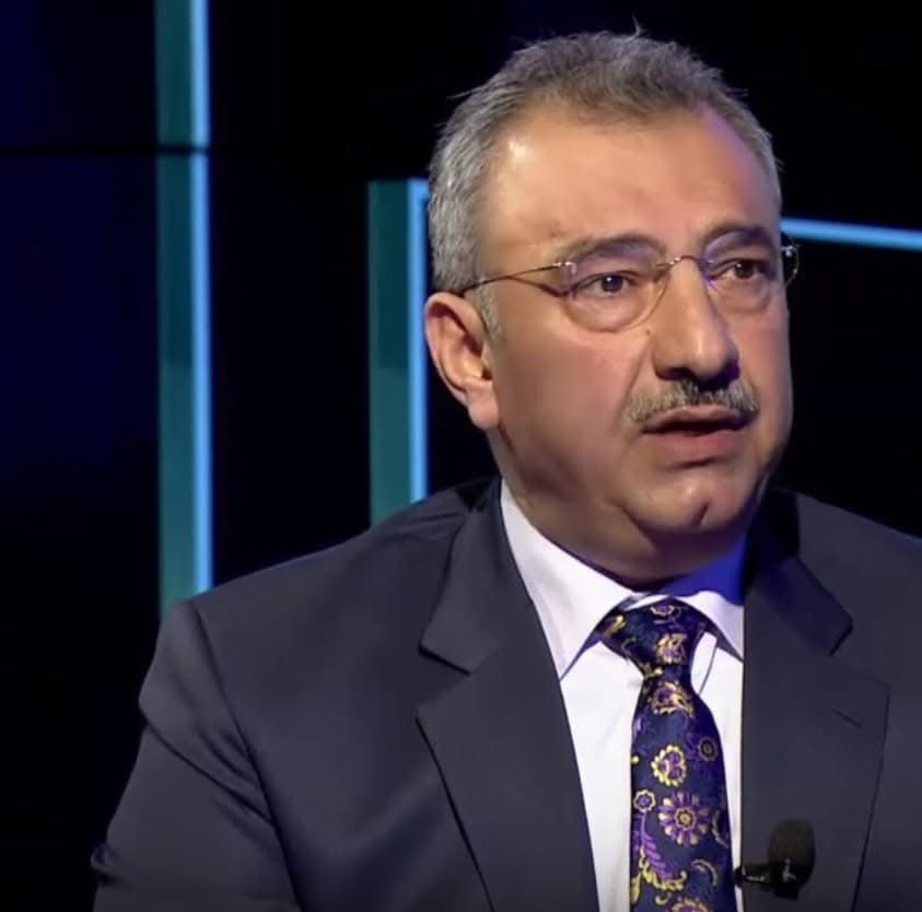 عاجل: وفاة #فائق_الشيخ_علي 
الان في العاصمة الكويتية.
بعد تضاعف مرض السرطان الذي اصابه قبل سنين.