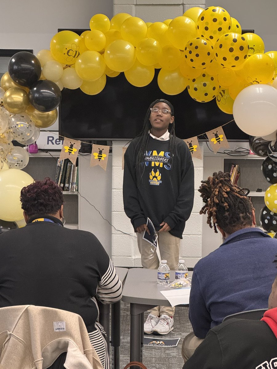MsIbhade's tweet photo. @WoodlandVoice1 are soooo proud of our Spelling Bee class winners!! Our Winner will be a Great representation of our dedication to #teaching and #learning!! Thank you @ICOACHWiley @TheKaonisT for always supporting our scholars 🐝 https://t.co/aA9uDpiu9z