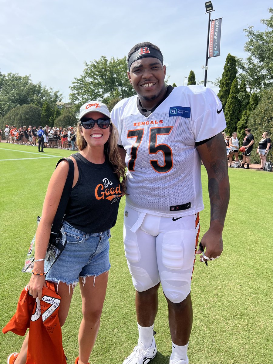 CincyBridget's tweet image. #WPMOYChallenge  + @ZEUS__57 
The kindest soul from the moment he joined us in The Queen City. Bring it home, Zeus! 🧡