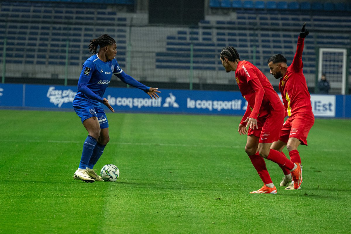 SystemFoot's tweet image. [#Ligue2🇫🇷] #Troyes écrase #Martigues 4-0 !

⚽️⚽️ #Irié 20’ 72’
⚽️ #Saïd 47’
⚽️ #Adeline 76’

#ESTACFCM