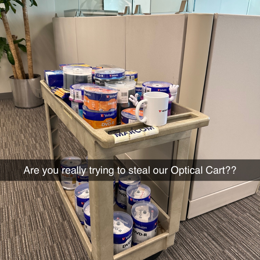 usverbatim's tweet image. The V-Bug Mug is really on a mission to cause as much chaos as possible... Maybe next week they can bring a little more holiday spirit!

#AnywhereEveryday #Verbatim #OpticalStorage #PortableMonitor #SSD #PowerTower #GaNCharger #ChargenDrive