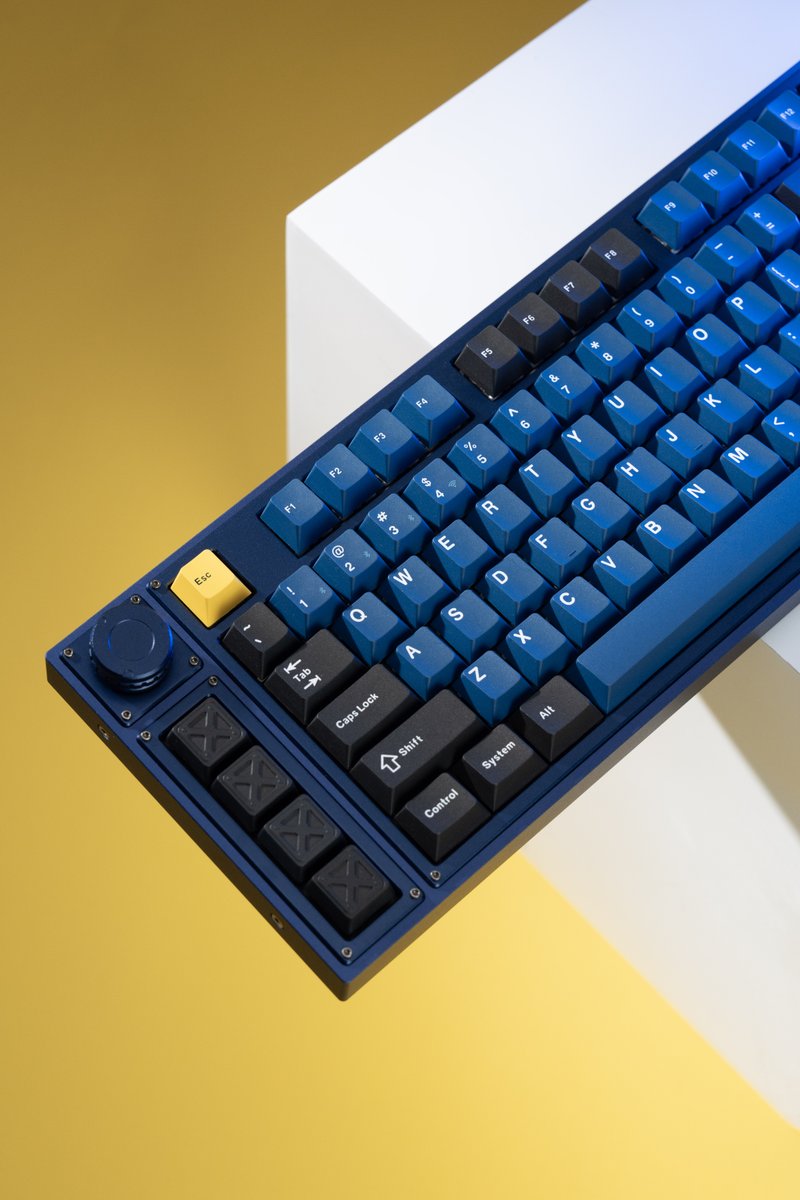 lemokey_com's tweet photo. Every keystroke matters. Lemokey's keyboards deliver precision and surability, one staisfying click at a time.

 #Lemokey #InspiredWorkspaces #TechElegance #ModernFunctionality #MinimalistDesk #KeyboardArt https://t.co/y4MezUYUam