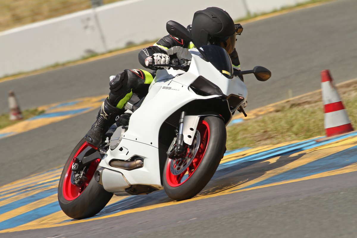 Still reeling from yesterday's Okami announcement. I'm sad that it's such a niche title for most players but this game is in my top 5 of all time. 

Now I miss my old Ducati I named Ammy/Amaterasu even more 😭