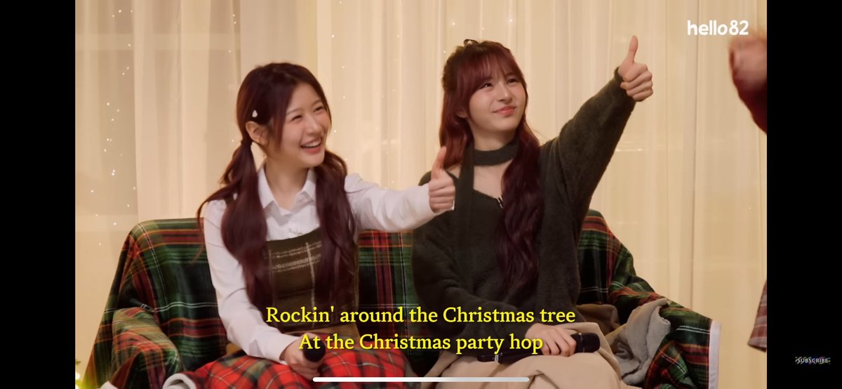 kjwtko's tweet photo. This was such a wholesome video! I love when the girls can enjoy themselves and have a good time. And then Keena looking to the members was so cute! Merry Christmas🎄
https://t.co/jjbCJL8b7y
#GetOnTheMic_FIFTYFIFTY #FIFTYFIFTYxhello82
#FIFTYFIFTY #hello82 https://t.co/fFBYitEMLU