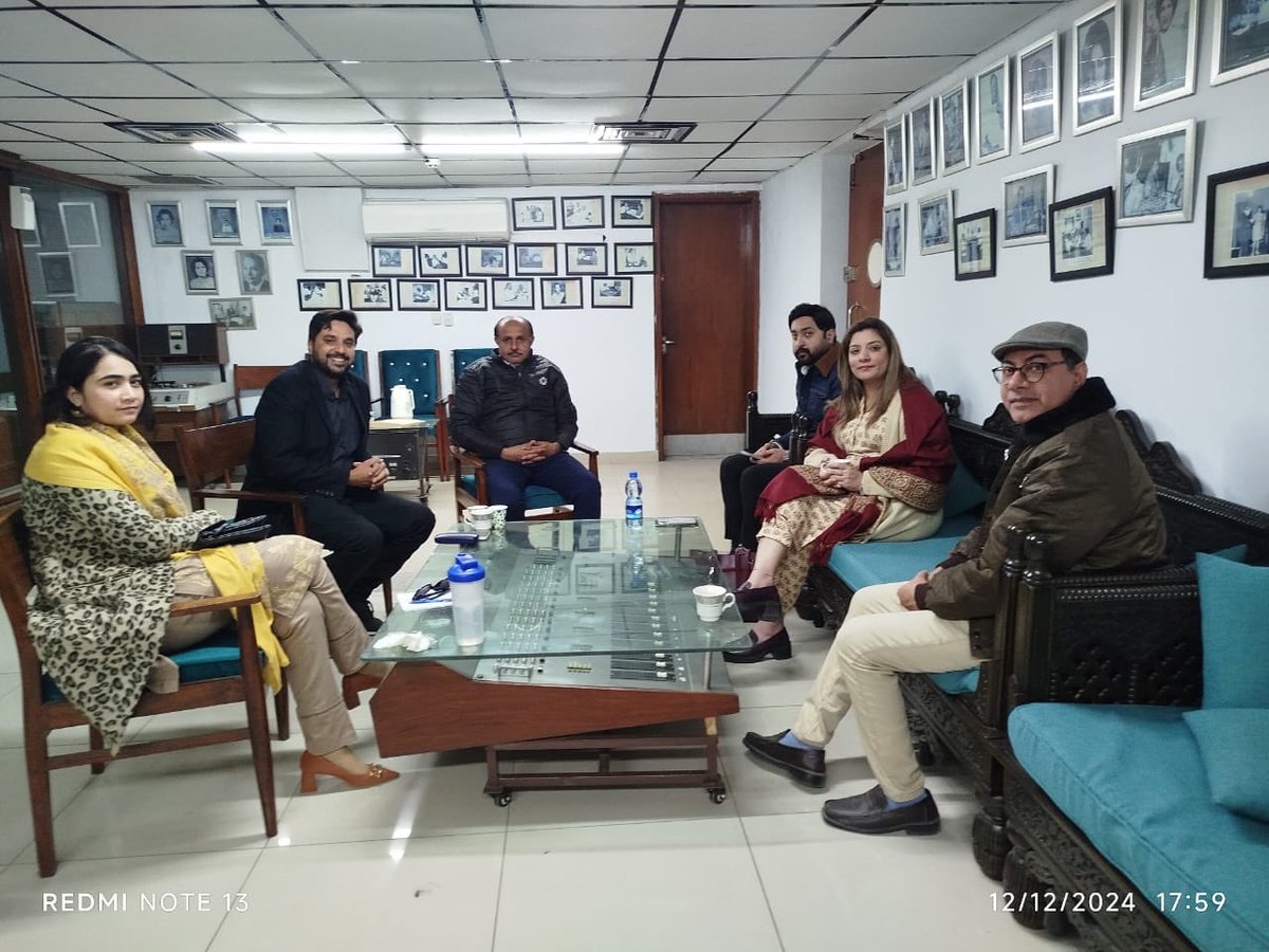 sabheenghoury's tweet photo. Radio Pakistan Podcast for it's Youtube channel at Information and Broadcasting Office Islamabad. #islamabad #MOIT #Pakistan #PakistanZindabad #radioprogram #NationalAsset https://t.co/uj2pJq3TCg