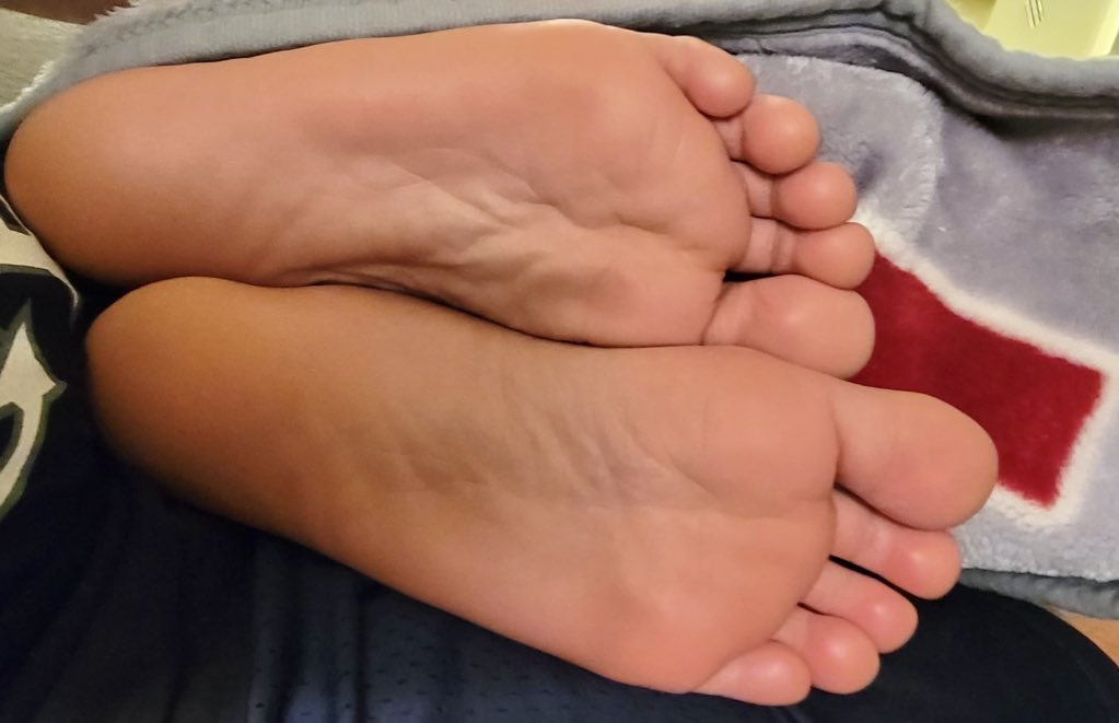 pinaypaws's tweet photo. Size 7 feet pics!! 
#feet #toes #foot #soles #feetmodels #footfetish #footfetishnation #legs #feetlovers #feetgram #cutefeet #feetporn #prettytoes #feetlover #feetpic #heels #feetworship #prettyfeet #pedicure  
@FeetFinder 

https://t.co/Rlw8pbnZin https://t.co/XyPuOsCI04