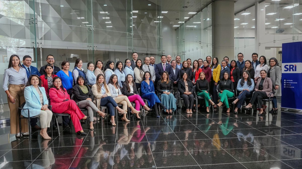 SRIoficialEc's tweet photo. ¡Fortalecemos conocimientos para mejorar el control sobre Precios de Transferencia y Operaciones Financieras en el sector minero!

Gracias a una capacitación de alto nivel con expertos internacionales, reforzamos nuestro compromiso para afrontar los retos en este sector.

🧵⤵️ https://t.co/WlDwWVHrHH