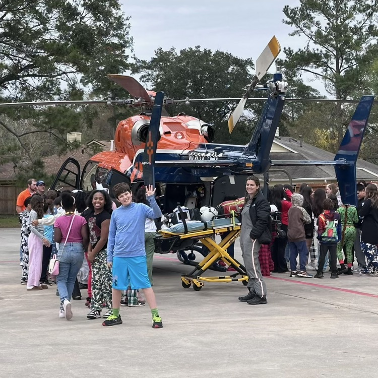 Thank you Hidden Hollow Elementary for including our Bulldogs in the Life Flight demonstration today.