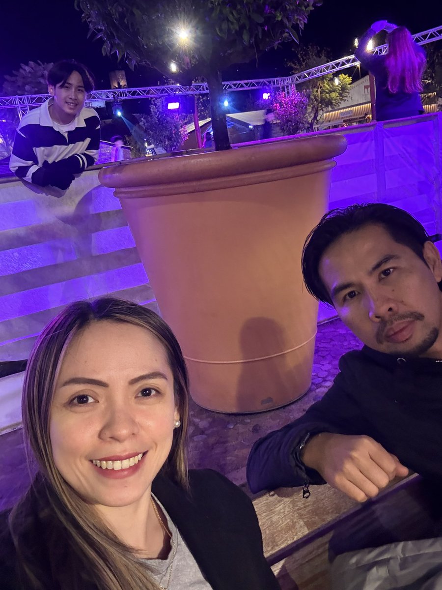 ABOOMUCH's tweet photo. Village de Noël 🎄 ⛸️ 🍷 
#cannes https://t.co/UI9vwRgn6E
