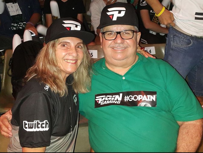 cesjuc's tweet image. Hoje, o céu ganhou mais uma estrela.

Depois de 15 dias na UTI, minha mãezinha finalmente conseguiu descansar em paz. Tenho certeza de que ela está em um lugar muito melhor e que vai continuar cuidando da sua família onde quer que esteja.

Ela sempre me acompanhou e apoiou em…