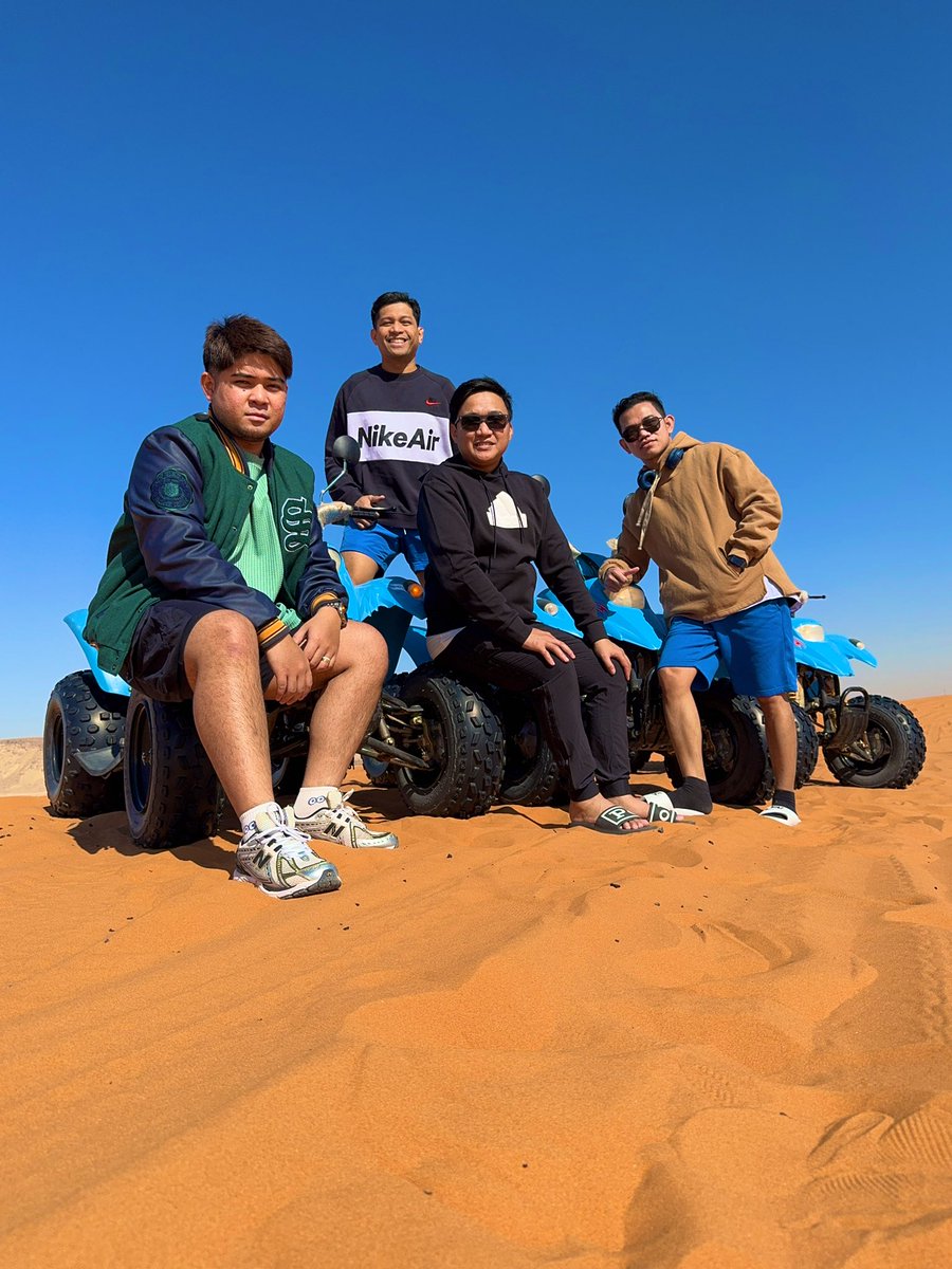 iam21_ezekiel's tweet photo. Helen Keller once said..
“What we have once enjoyed and deeply loved we can never lose, for all that we love deeply becomes a part of us.”
#Ofw #riyadh #RedSandDunes https://t.co/P7wxkEocVu