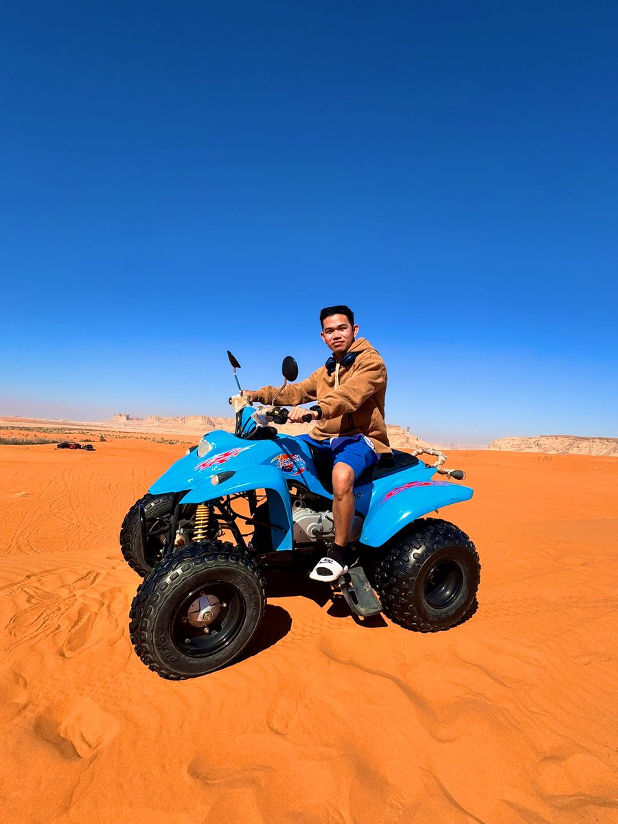 iam21_ezekiel's tweet photo. Helen Keller once said..
“What we have once enjoyed and deeply loved we can never lose, for all that we love deeply becomes a part of us.”
#Ofw #riyadh #RedSandDunes https://t.co/P7wxkEocVu