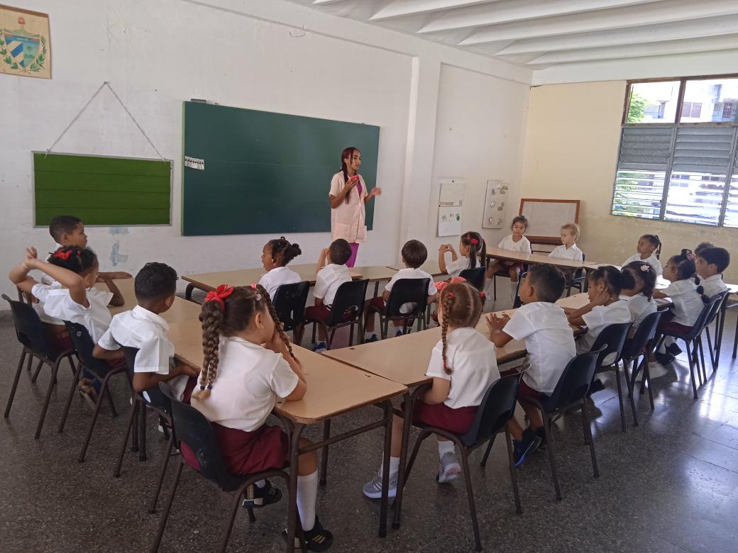 HEdgeCiLuanda's tweet photo. #13dediciembre 2024. Hoy  queremos #Resaltar la labor de todas las educadoras  de nuestro #CírculoInfantilLuanda.  #YoSoyMaestro ¡Felicitamos a todas las educadoras en ésta jornada del Educador! @DgeHE15891  @HEdgeAEE @DGHE14764 @IHernandez15695 @DiazCanel https://t.co/5Re4UbKHr3