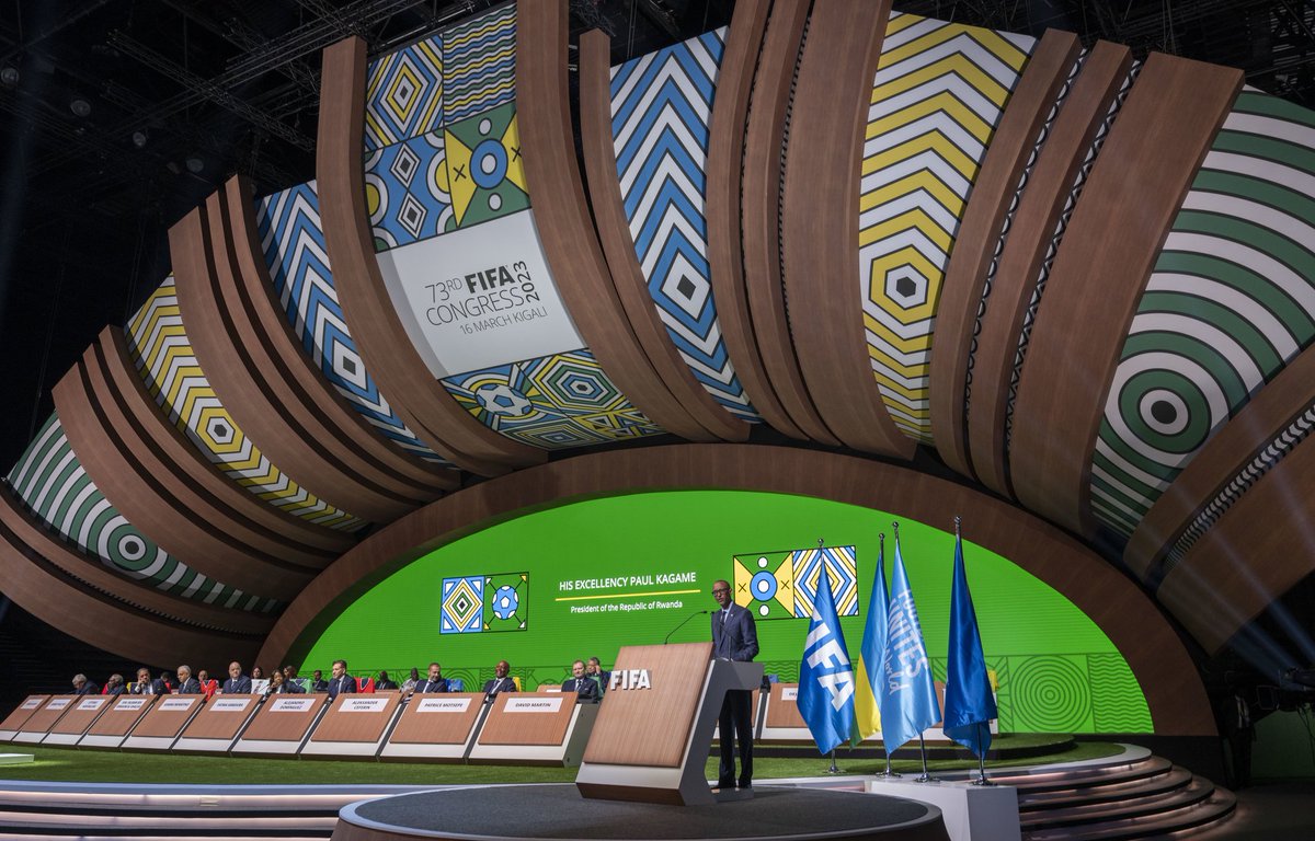AllanKar4's tweet photo. 🎶 “Twavuye ibyuya batureba! Dutigita Bo bakiryamye! Iyi mihanda iradukanda turigushaka iminanda! None baravuga ngo NYWE”🎶 🎵

#FIAAwards2024 https://t.co/6qJZwVRIzG