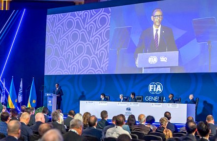 AllanKar4's tweet photo. 🎶 “Twavuye ibyuya batureba! Dutigita Bo bakiryamye! Iyi mihanda iradukanda turigushaka iminanda! None baravuga ngo NYWE”🎶 🎵

#FIAAwards2024 https://t.co/6qJZwVRIzG
