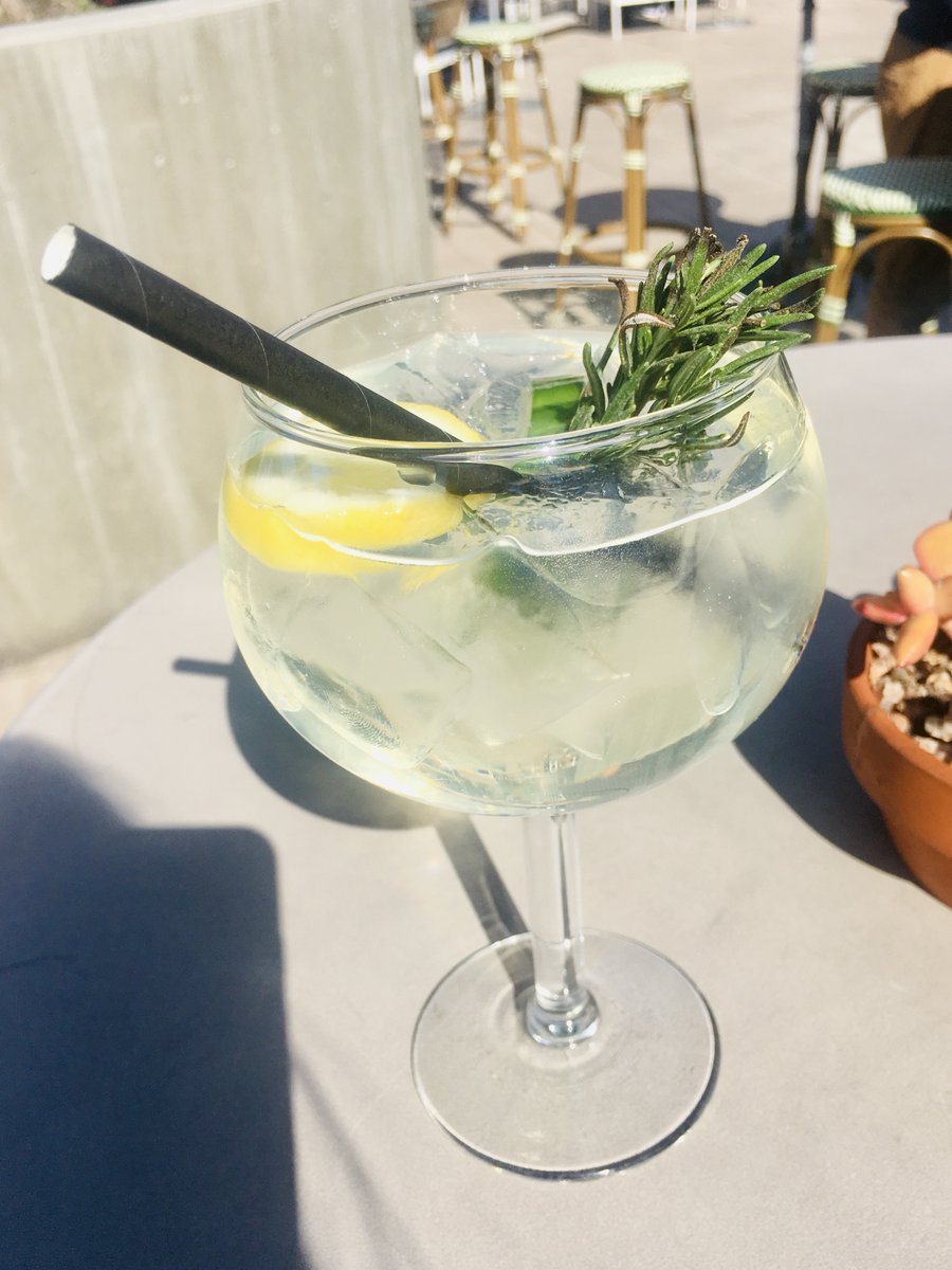 PerfectXscape's tweet image. Cheers to another gorgeous day! 🍹