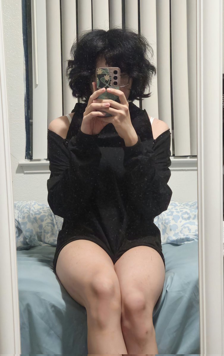 Lapski_'s tweet photo. My hair is messy #femboy https://t.co/iVBPRU6FCn