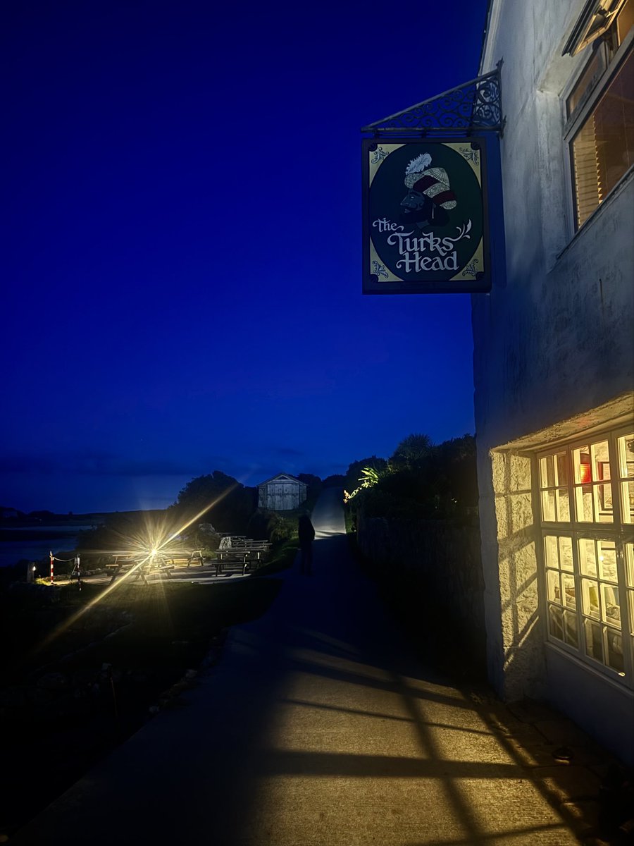 scillyniki's tweet photo. Turks Head 😍 Most Southwesterly pub in the UK and our local ❤️ Open once a week in Winter ! Happy Friday folks 🥂 https://t.co/axHmbSjzdP