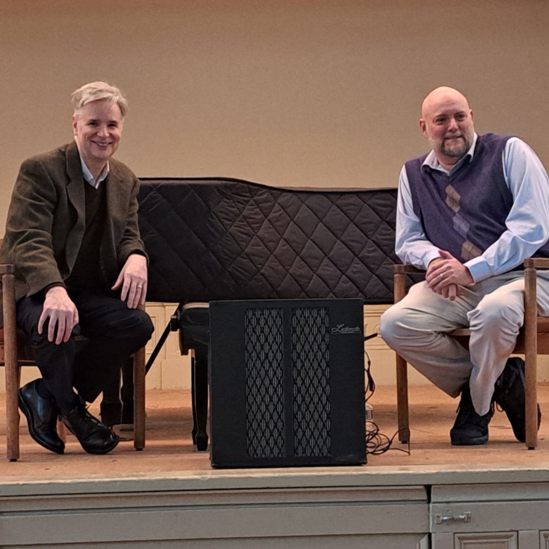 mvb_nps's tweet photo. Sharing a few early December photos of a busy week in Kinderhook! Park rangers attended a Sunday afternoon presentation by James Bradley, who recently put the finishing touches on a Martin Van Buren biography. Books were signed and there was cake!
#Kinderhook #BookSigning #Cake https://t.co/ThkfLWTYHR